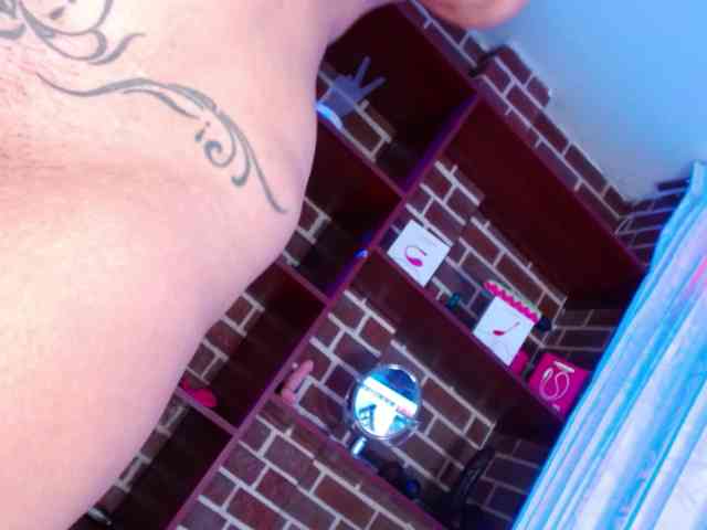 GatuSexx webcam