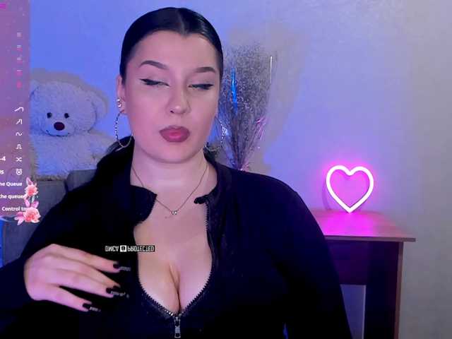 M-O-L-N-I-Y-A's BongaCams show and profile