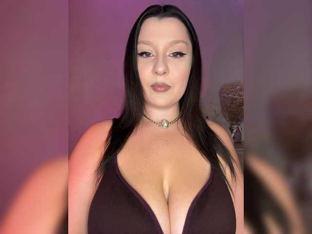 M-O-L-N-I-Y-A live cam on BongaCams