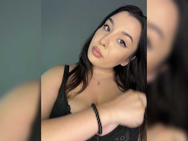 M-O-L-N-I-Y-A live cam on BongaCams