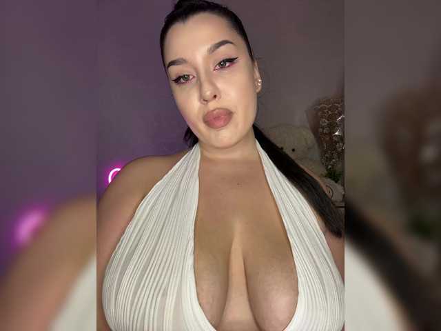 M-O-L-N-I-Y-A live cam on BongaCams