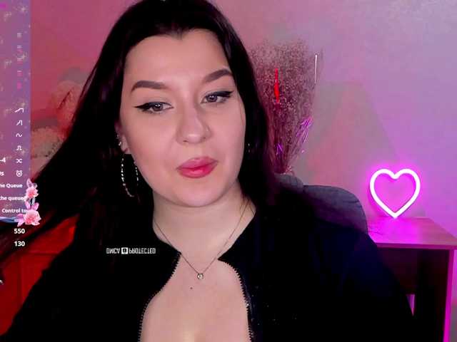 M-O-L-N-I-Y-A's BongaCams show and profile