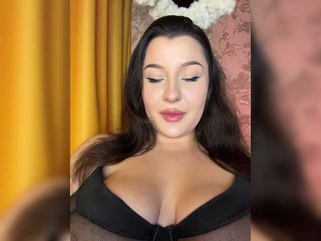 M-O-L-N-I-Y-A live cam on BongaCams