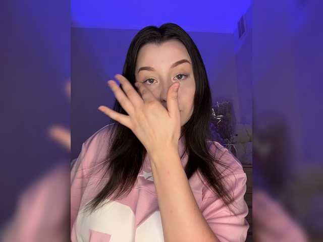 M-O-L-N-I-Y-A live cam on BongaCams
