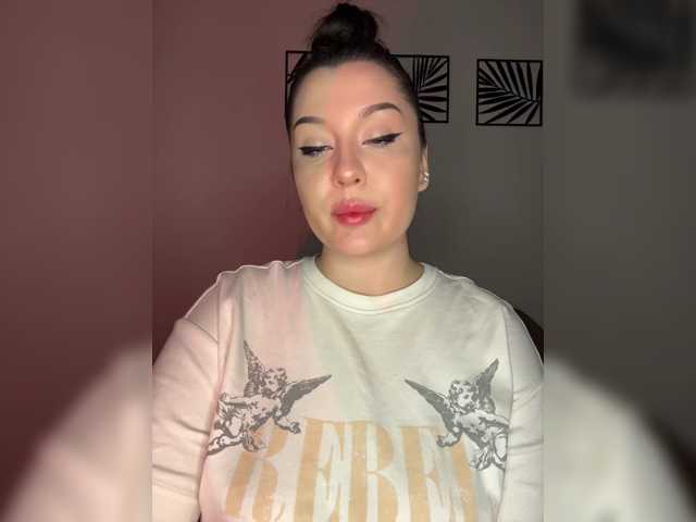 M-O-L-N-I-Y-A live cam on BongaCams