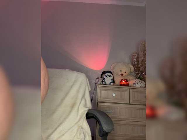 M-O-L-N-I-Y-A live cam on BongaCams
