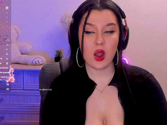 M-O-L-N-I-Y-A's BongaCams show and profile