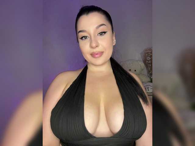 M-O-L-N-I-Y-A live cam on BongaCams