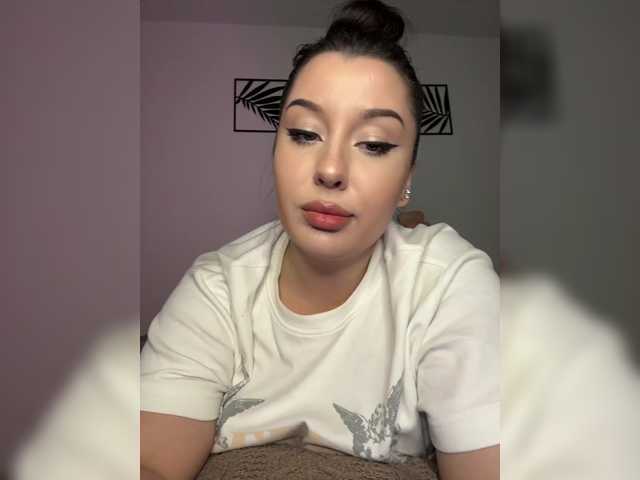 M-O-L-N-I-Y-A live cam on BongaCams