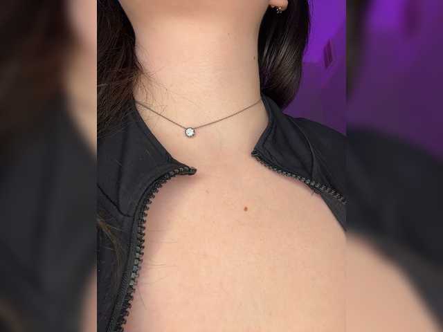 M-O-L-N-I-Y-A live cam on BongaCams