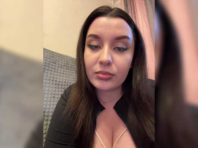 M-O-L-N-I-Y-A live cam on BongaCams