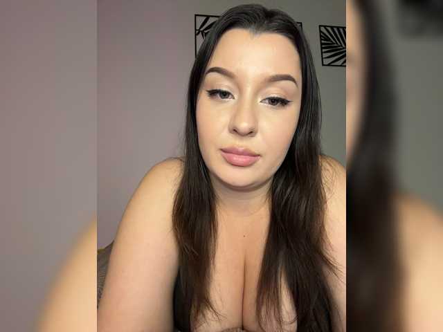 M-O-L-N-I-Y-A live cam on BongaCams