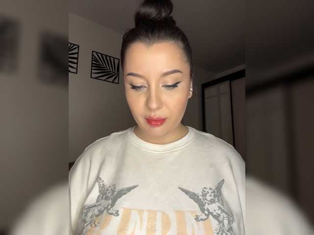 M-O-L-N-I-Y-A live cam on BongaCams