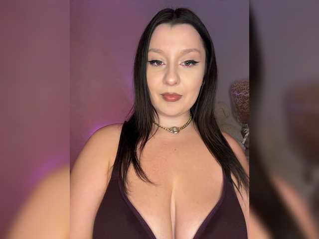 M-O-L-N-I-Y-A live cam