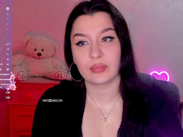 M-O-L-N-I-Y-A's BongaCams show and profile