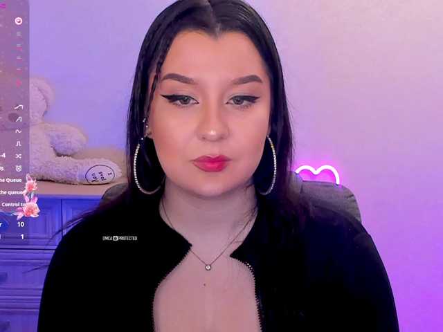 в попе у M-O-L-N-I-Y-A