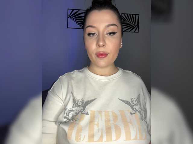 M-O-L-N-I-Y-A live cam on BongaCams