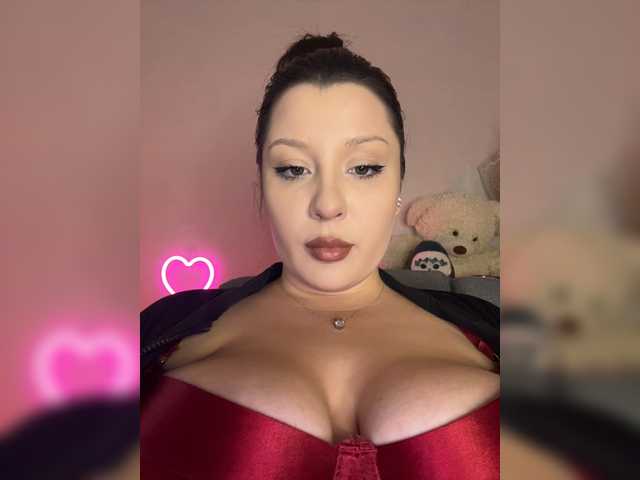 M-O-L-N-I-Y-A live cam on BongaCams