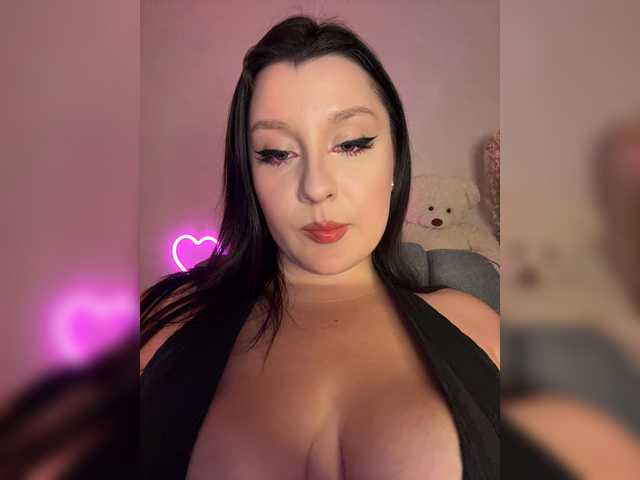 M-O-L-N-I-Y-A live cam on BongaCams