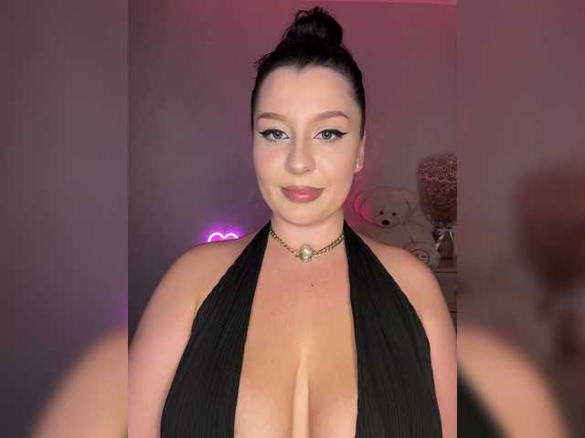 M-O-L-N-I-Y-A live cam on BongaCams
