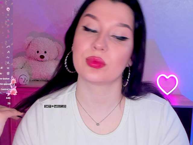 M-O-L-N-I-Y-A's BongaCams show and profile