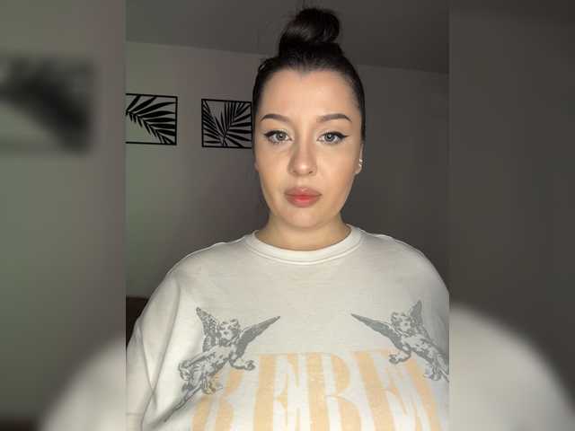 M-O-L-N-I-Y-A live cam on BongaCams