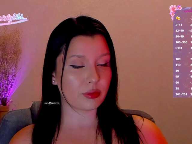 M-O-L-N-I-Y-A live cam on BongaCams
