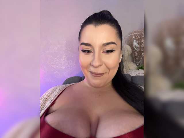 M-O-L-N-I-Y-A live cam on BongaCams