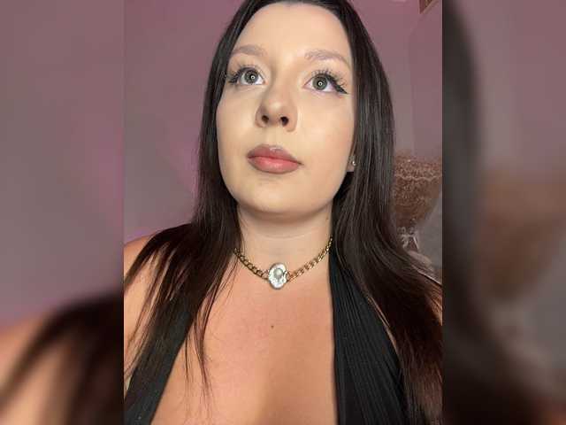 M-O-L-N-I-Y-A live cam on BongaCams
