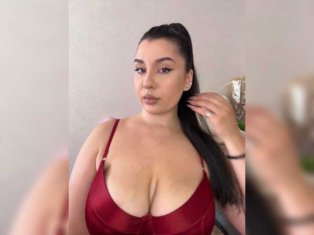 M-O-L-N-I-Y-A live cam on BongaCams