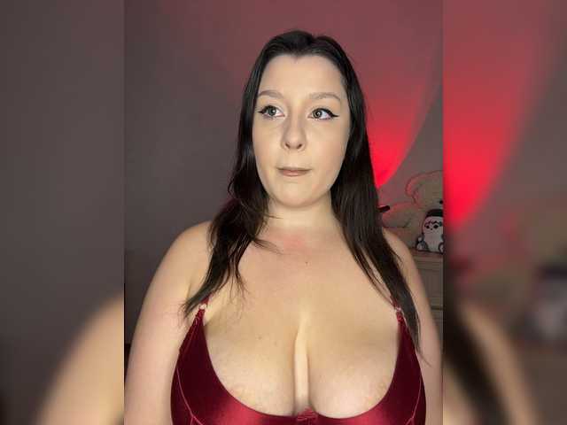 M-O-L-N-I-Y-A live cam on BongaCams