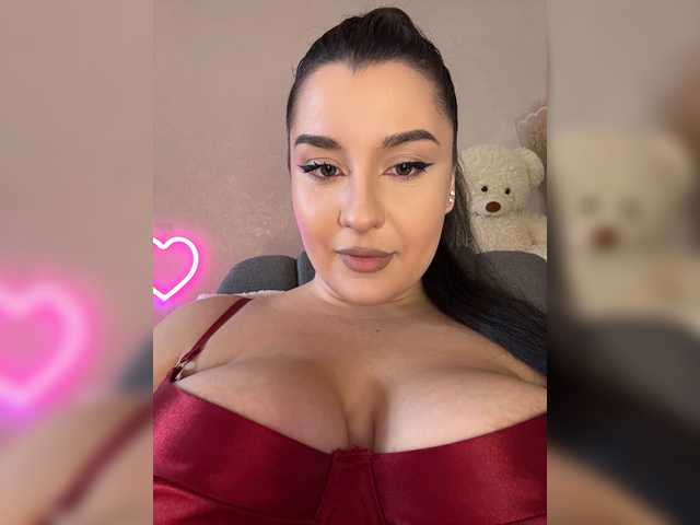 M-O-L-N-I-Y-A live cam on BongaCams
