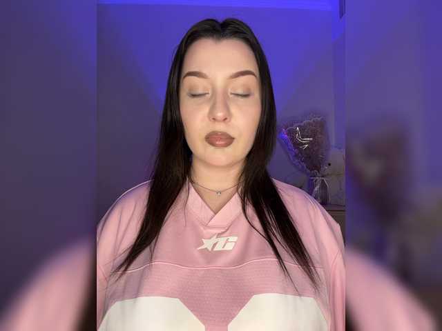 M-O-L-N-I-Y-A live cam on BongaCams