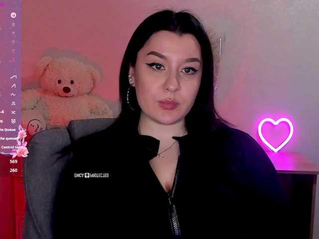 M-O-L-N-I-Y-A's BongaCams show and profile