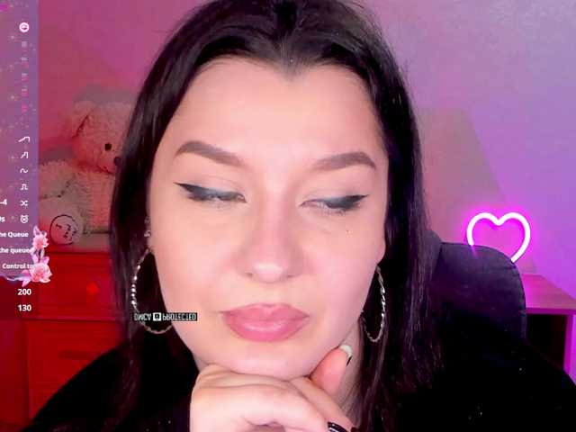 M-O-L-N-I-Y-A's BongaCams show and profile