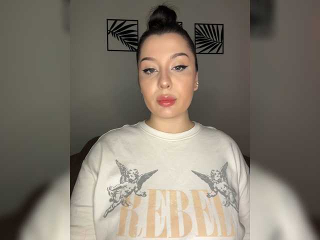 M-O-L-N-I-Y-A live cam on BongaCams