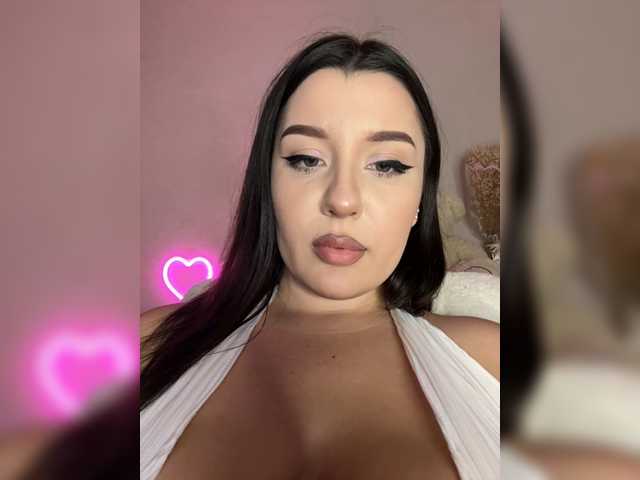 M-O-L-N-I-Y-A live cam on BongaCams