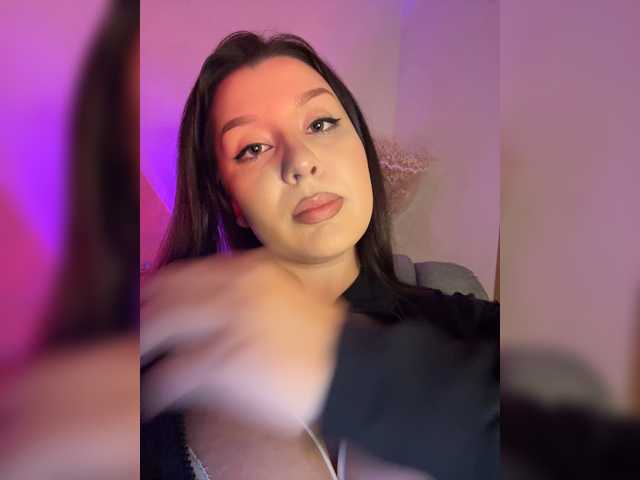 M-O-L-N-I-Y-A live cam on BongaCams