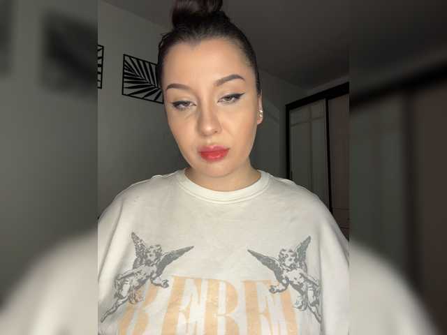 M-O-L-N-I-Y-A live cam on BongaCams