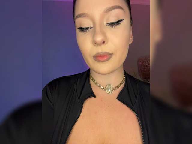 MistyBibi live webcam show