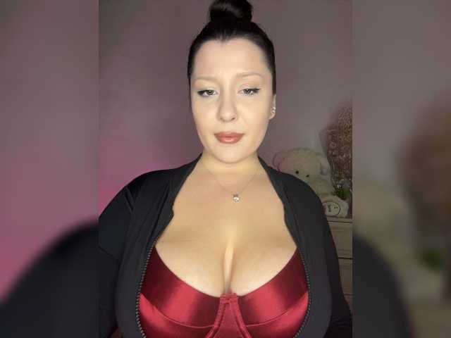 M-O-L-N-I-Y-A live cam on BongaCams