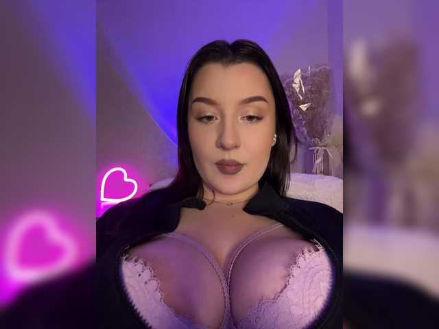 M-O-L-N-I-Y-A live cam on BongaCams