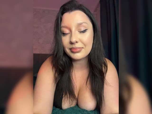 M-O-L-N-I-Y-A live cam on BongaCams