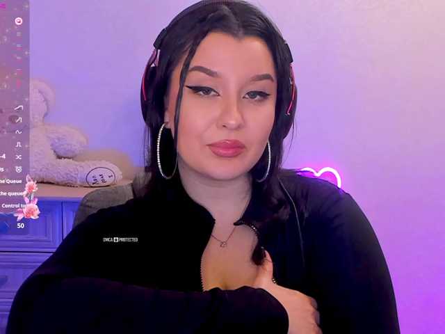 M-O-L-N-I-Y-A's BongaCams show and profile