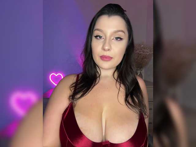 M-O-L-N-I-Y-A live cam on BongaCams