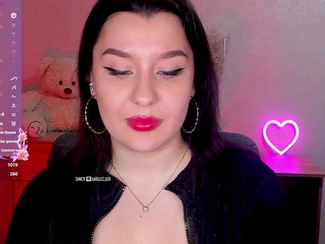 M-O-L-N-I-Y-A's BongaCams show and profile