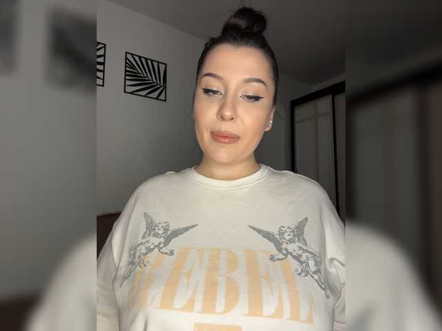 M-O-L-N-I-Y-A live cam on BongaCams