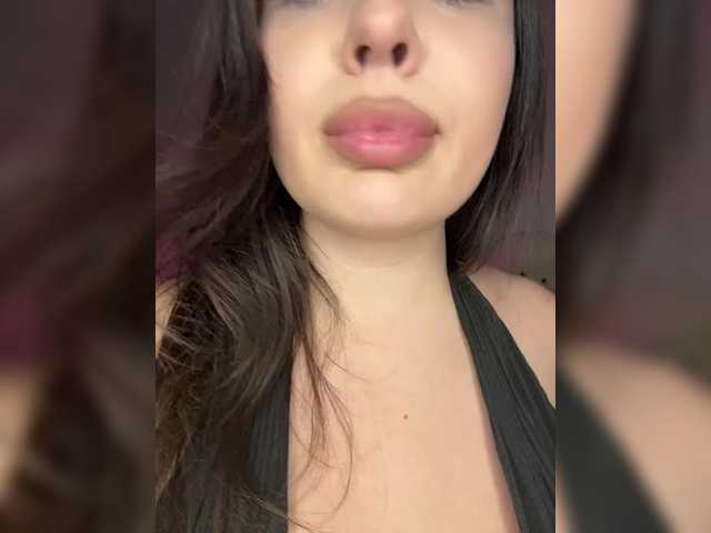 M-O-L-N-I-Y-A live cam on BongaCams