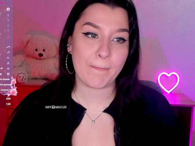 M-O-L-N-I-Y-A's BongaCams show and profile