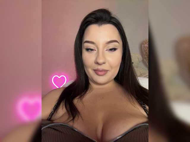 M-O-L-N-I-Y-A live cam on BongaCams